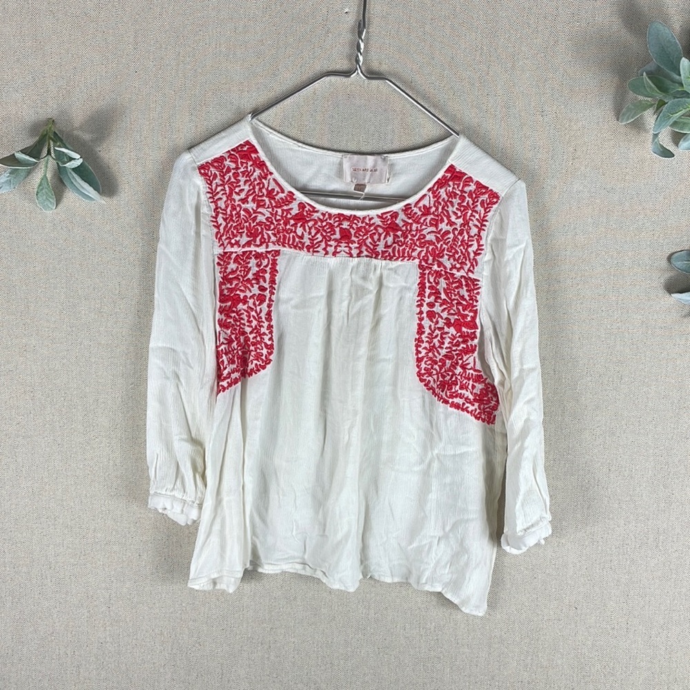 Skies are Blue > White Floral Quarter Sleeve Blouse Medium